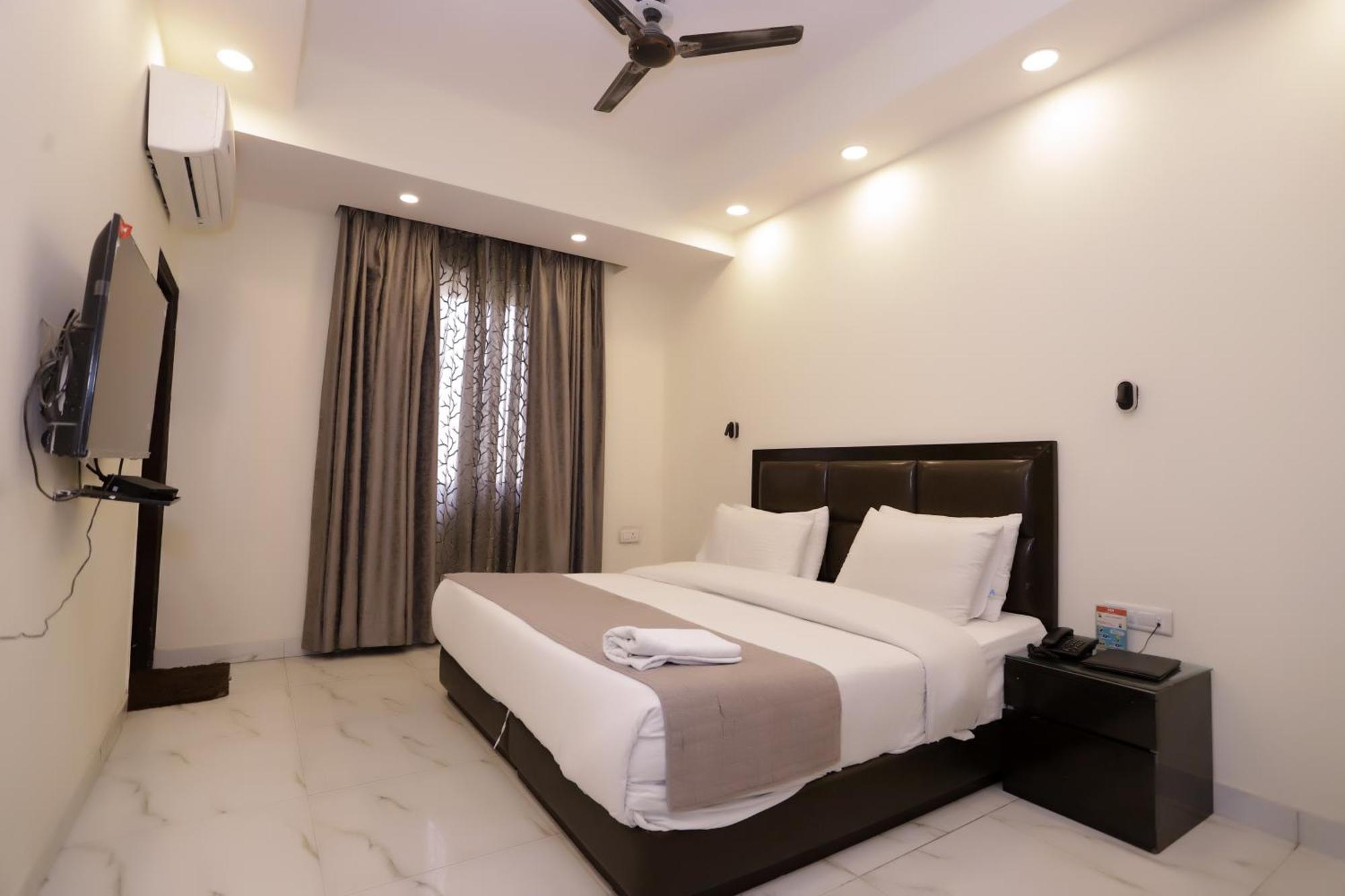 Hotel Pk Residency نويدا المظهر الخارجي الصورة