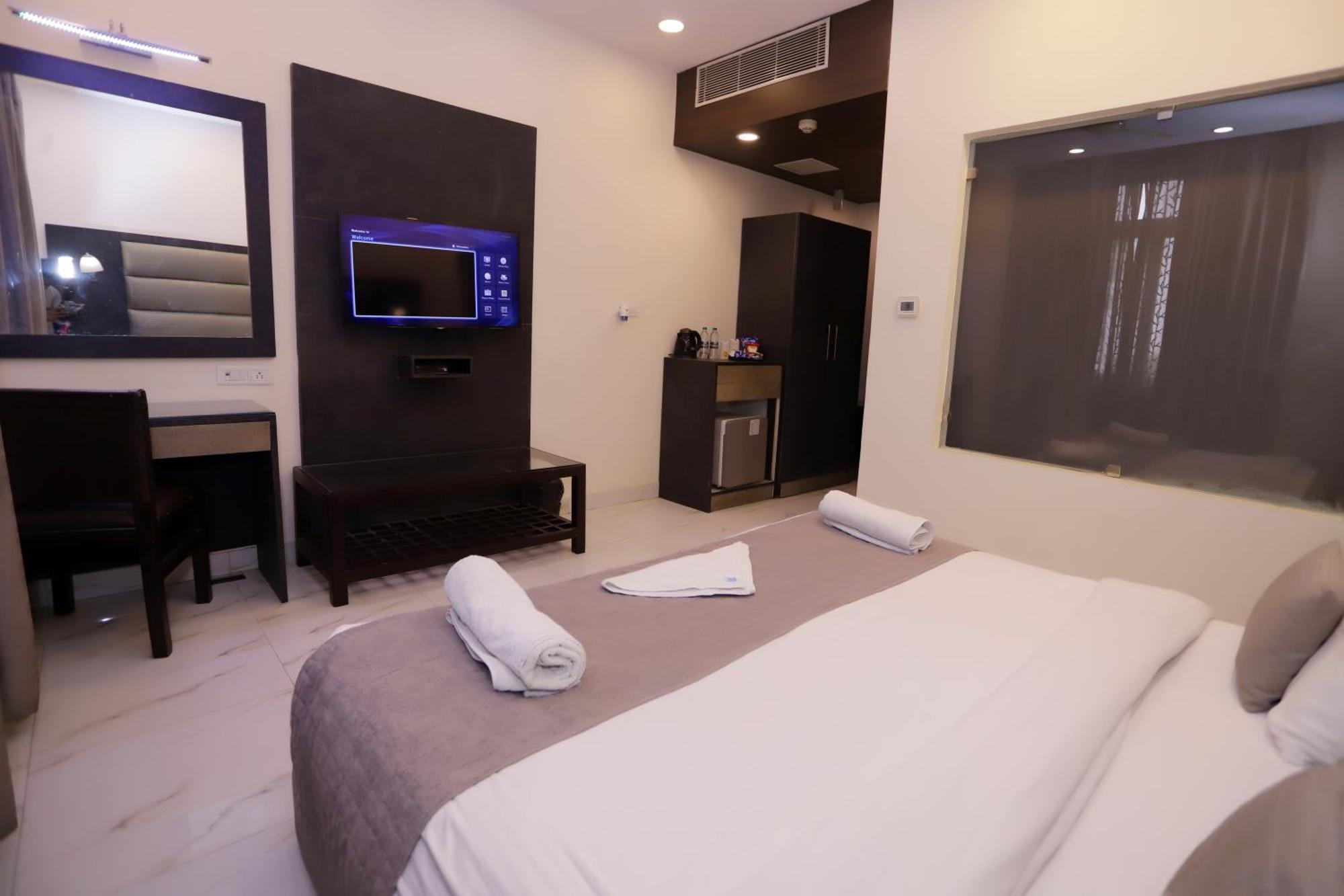 Hotel Pk Residency نويدا المظهر الخارجي الصورة