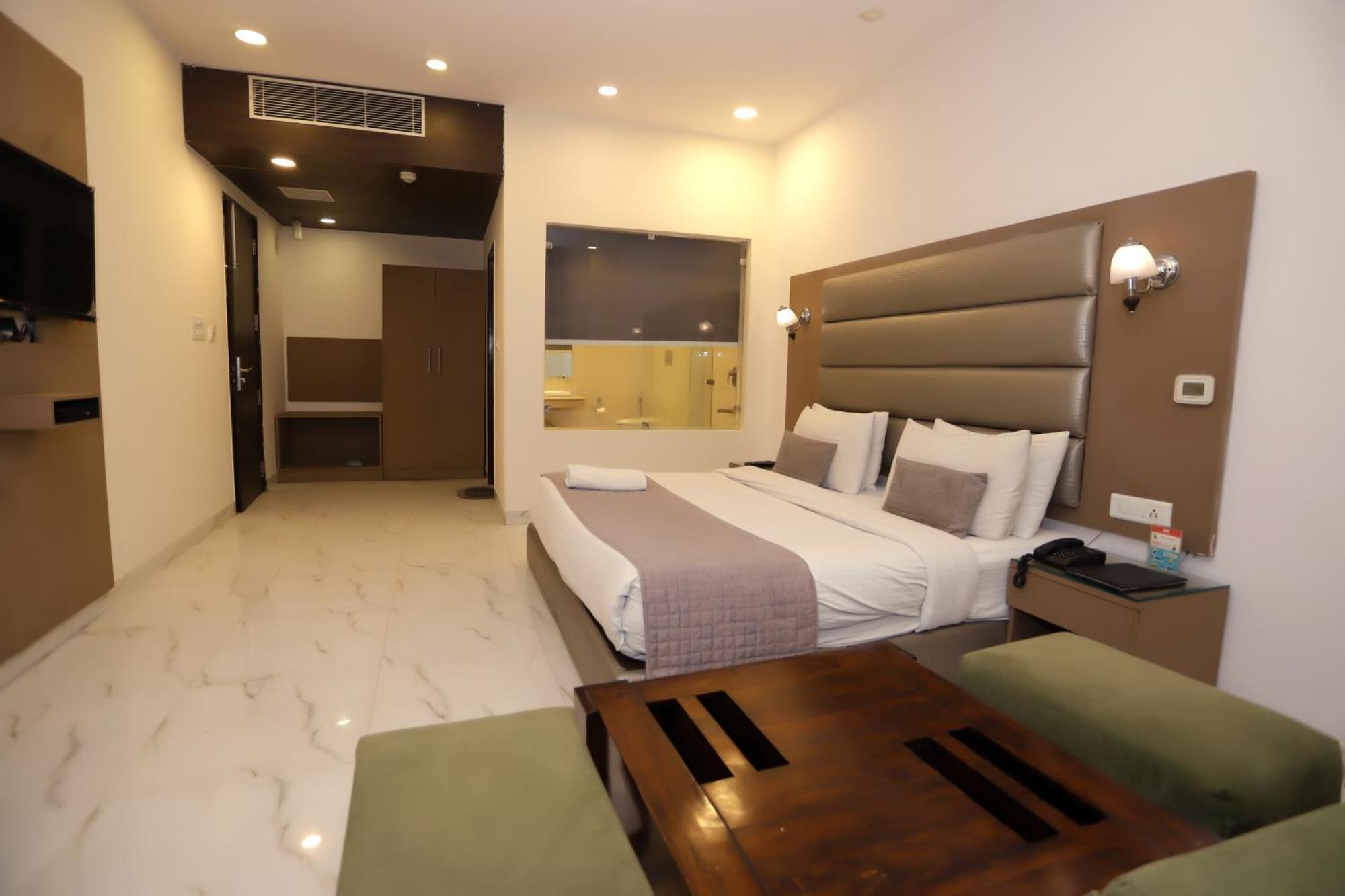 Hotel Pk Residency نويدا المظهر الخارجي الصورة