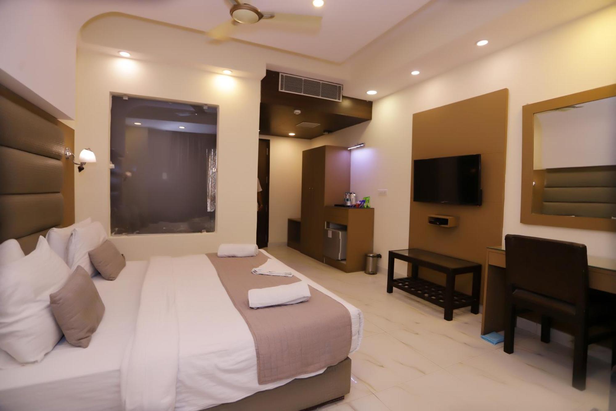 Hotel Pk Residency نويدا المظهر الخارجي الصورة