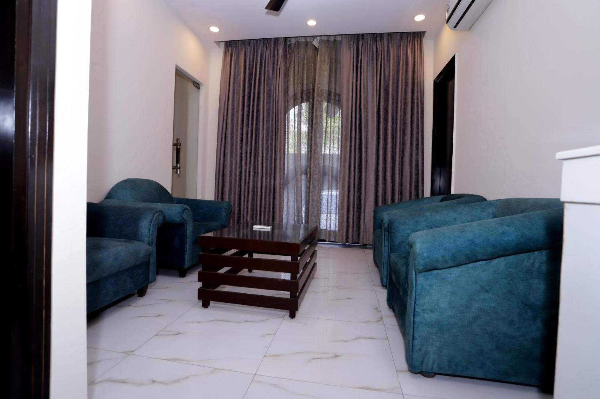 Hotel Pk Residency نويدا المظهر الخارجي الصورة