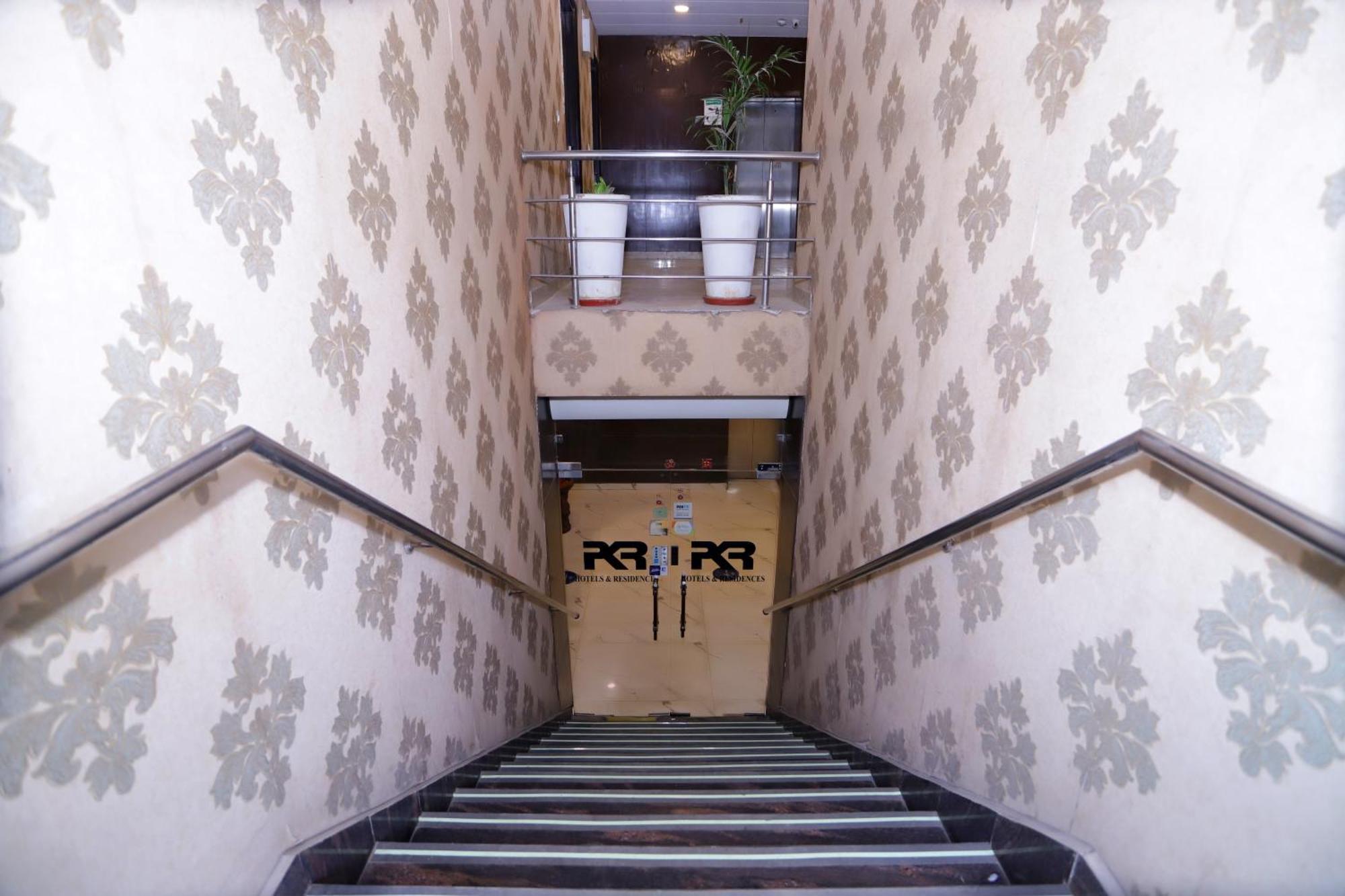 Hotel Pk Residency نويدا المظهر الخارجي الصورة