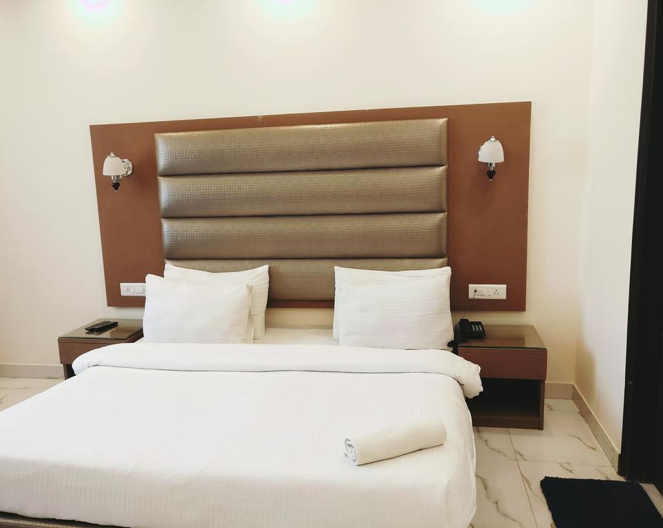 Hotel Pk Residency نويدا المظهر الخارجي الصورة