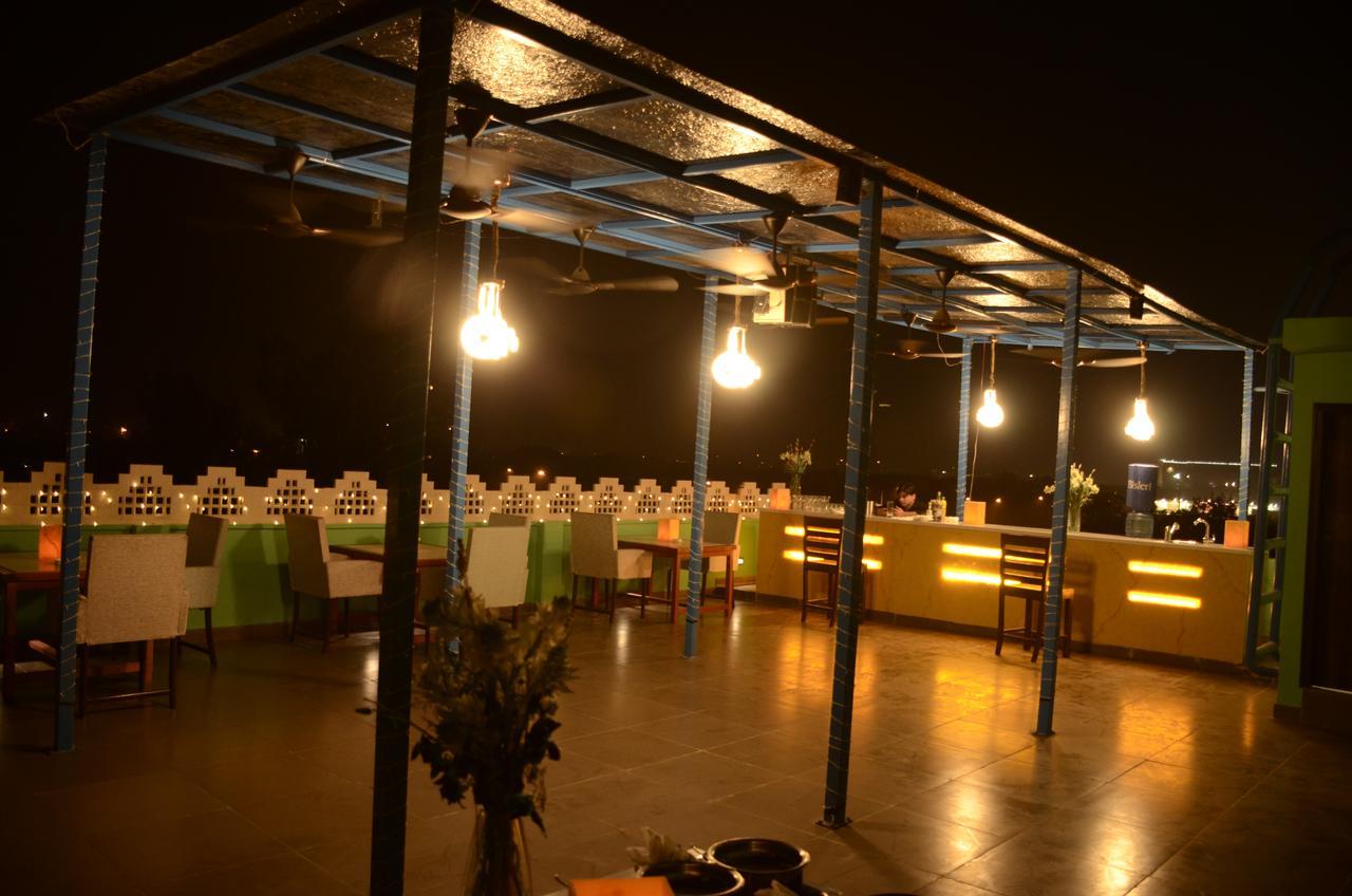 Hotel Pk Residency نويدا المظهر الخارجي الصورة