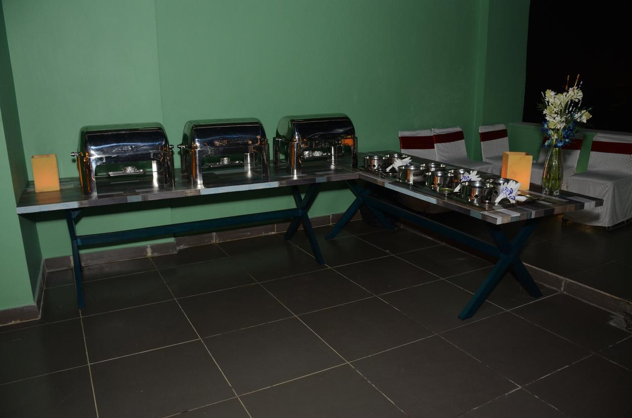 Hotel Pk Residency نويدا المظهر الخارجي الصورة