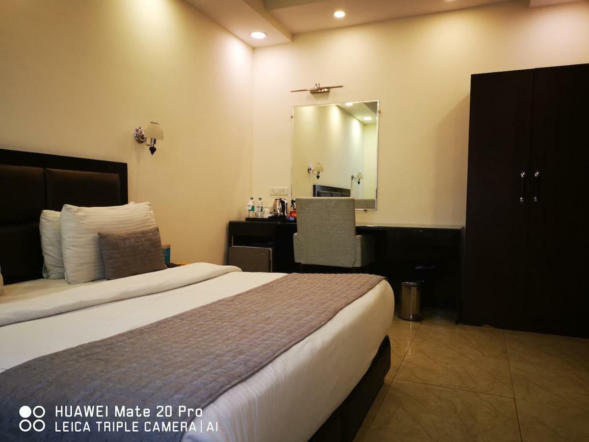 Hotel Pk Residency نويدا المظهر الخارجي الصورة